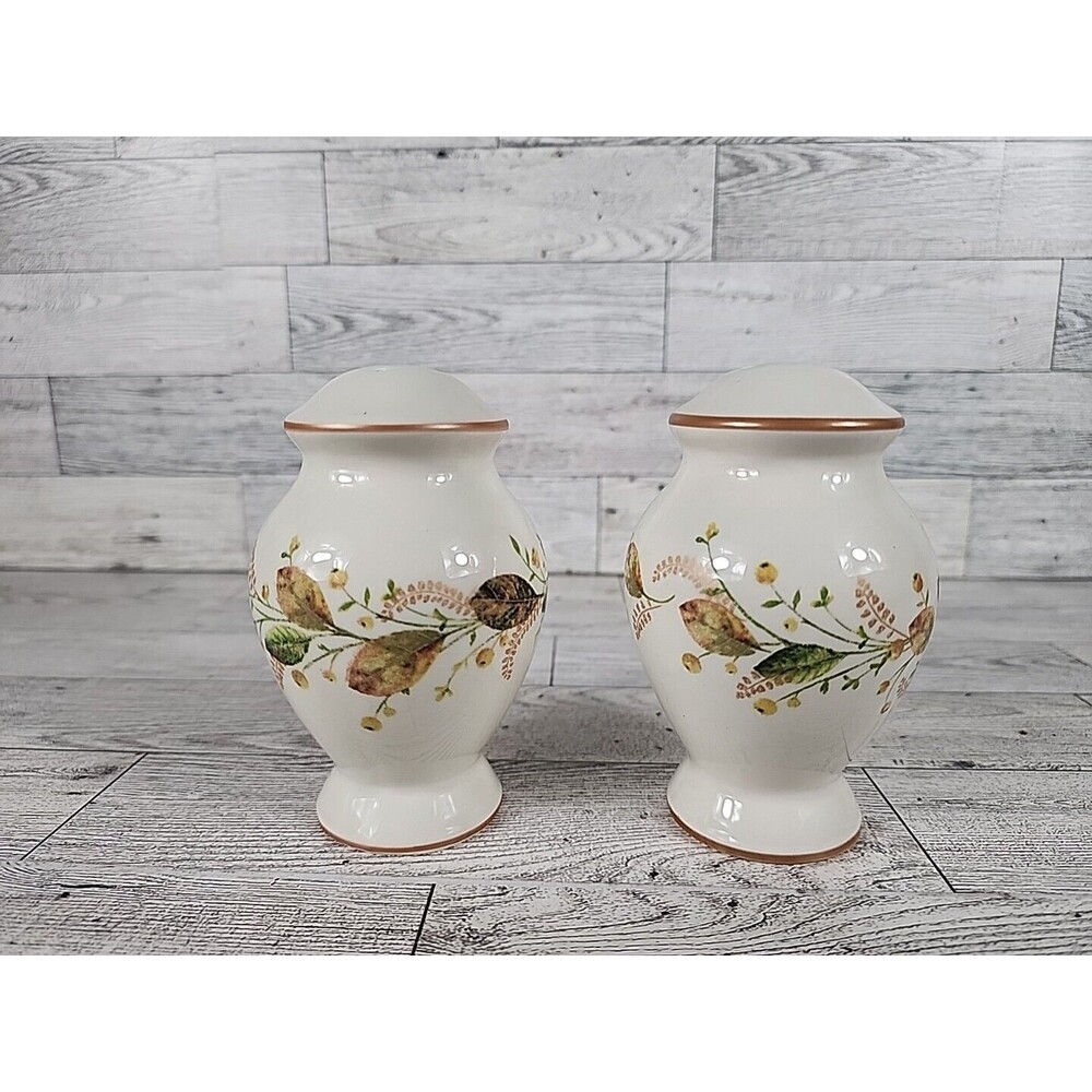 St. Nicholas Square Winter Bouquet Salt & Pepper Shakers Set 4"